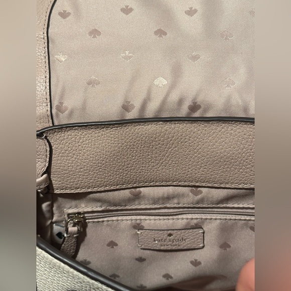 EUC Kate Spade Leila Colorblock Drawstring Medium Flap Leather Backpack Beige - Picture 4 of 5